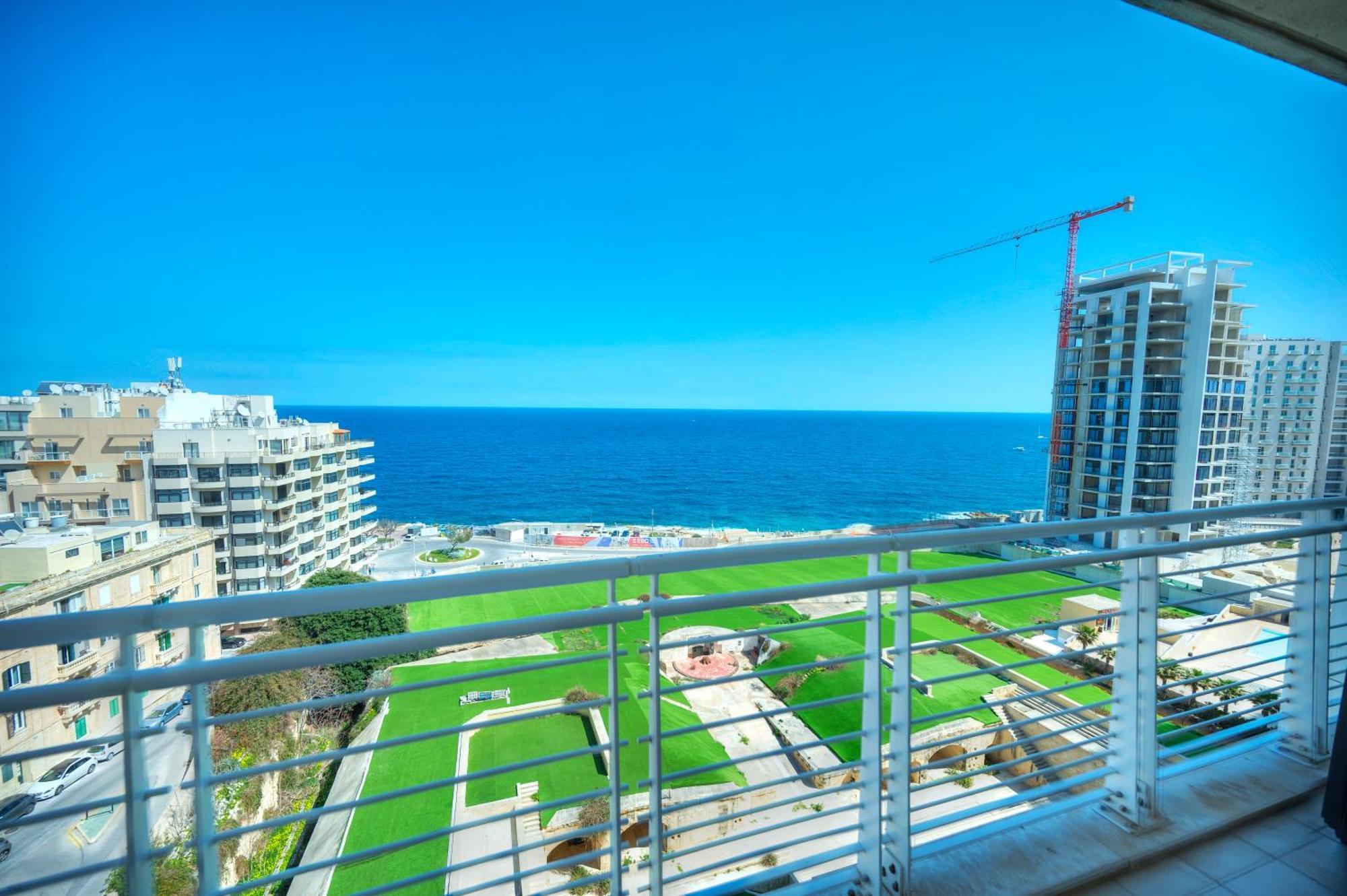 Fort Cambridge Apartments Sliema Exterior photo